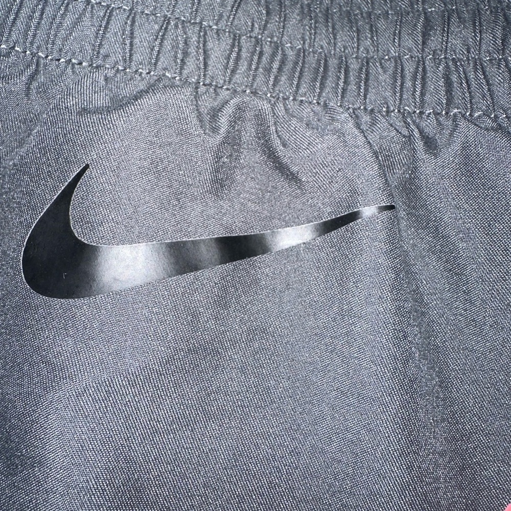 Nike Swim Men's JDI Swoosh 9" Iron Grey Volley Shorts (NESSC475-018) Size L - Picture 4 of 6